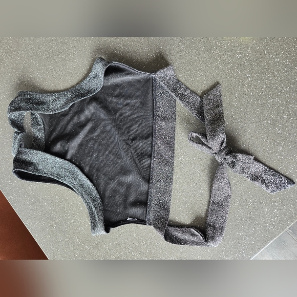 Superdown Sparkly Open Back Halter Cropped Tank Top medium - Picture 8 of 8